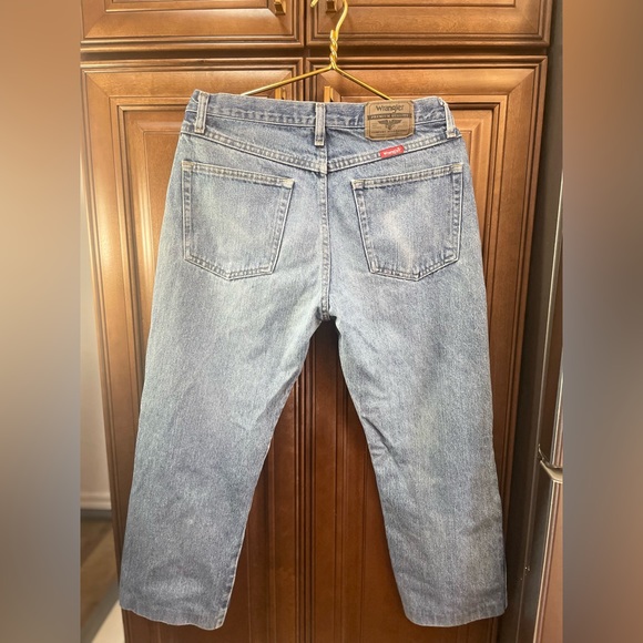 Wrangler Jeans Size 32x30 Regular Fit - Picture 2 of 9